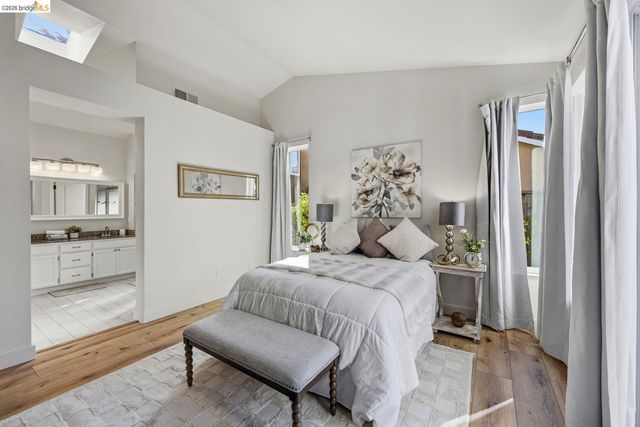 15 Lavagetto CT, Alameda, CA 94502