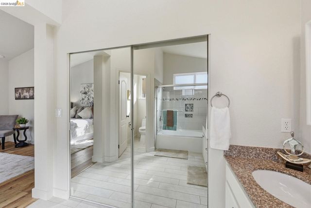 15 Lavagetto CT, Alameda, CA 94502