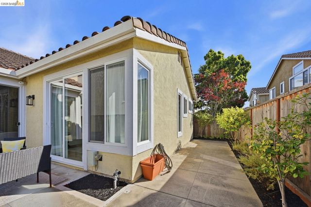 15 Lavagetto CT, Alameda, CA 94502