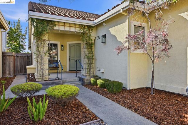 15 Lavagetto CT, Alameda, CA 94502