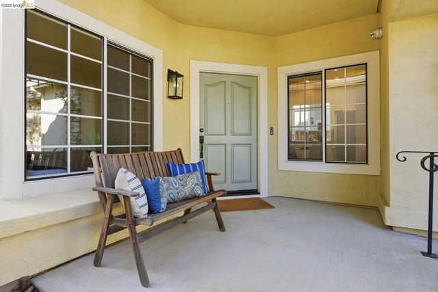 15 Lavagetto CT, Alameda, CA 94502