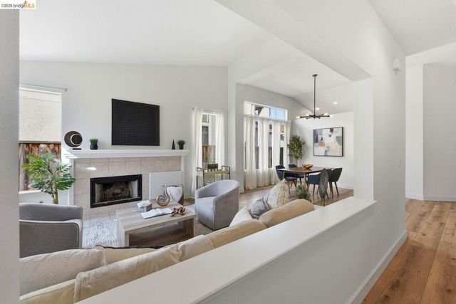15 Lavagetto CT, Alameda, CA 94502
