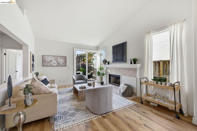 15 Lavagetto CT, Alameda, CA 94502
