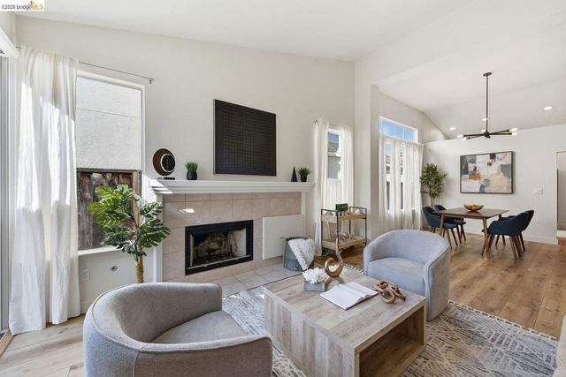 15 Lavagetto CT, Alameda, CA 94502