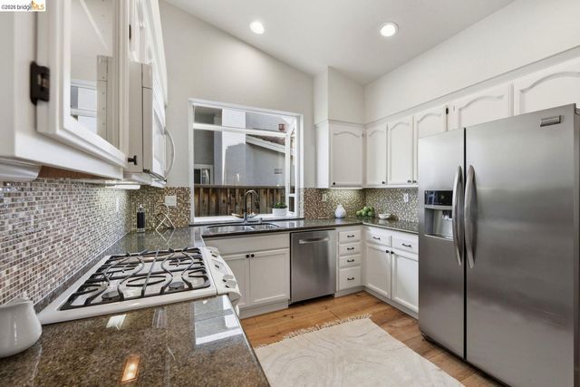 15 Lavagetto CT, Alameda, CA 94502