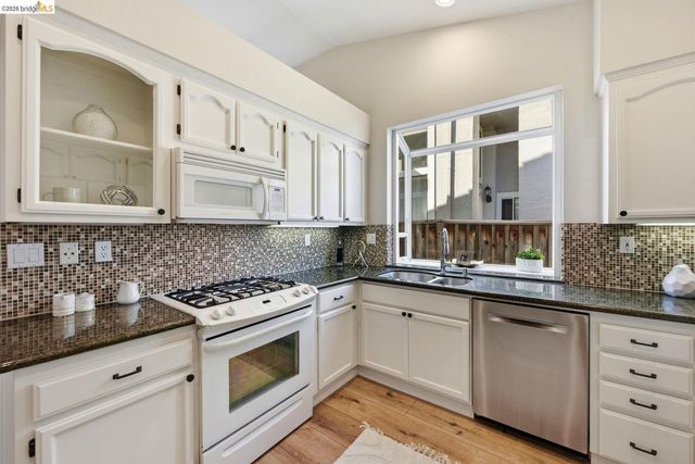15 Lavagetto CT, Alameda, CA 94502