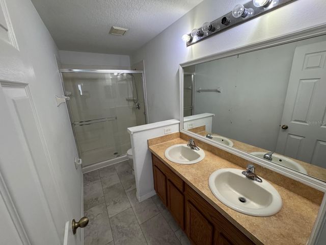 561 CRESTING OAK CIRCLE 86, Orlando, FL 32824