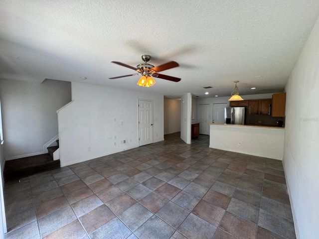 561 CRESTING OAK CIRCLE 86, Orlando, FL 32824