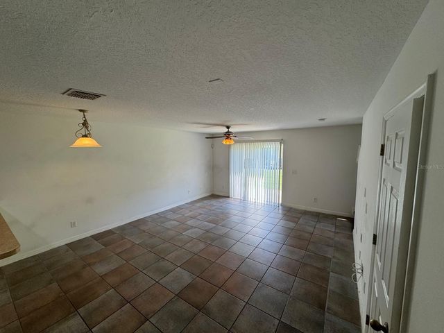 561 CRESTING OAK CIRCLE 86, Orlando, FL 32824