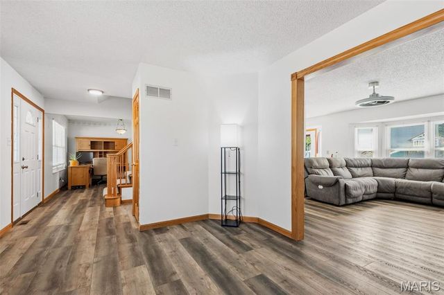 807 Amanda Drive, St Peters, MO 63376