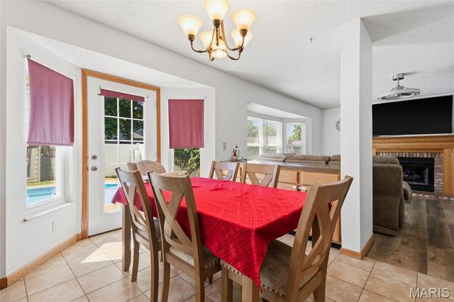 807 Amanda Drive, St Peters, MO 63376