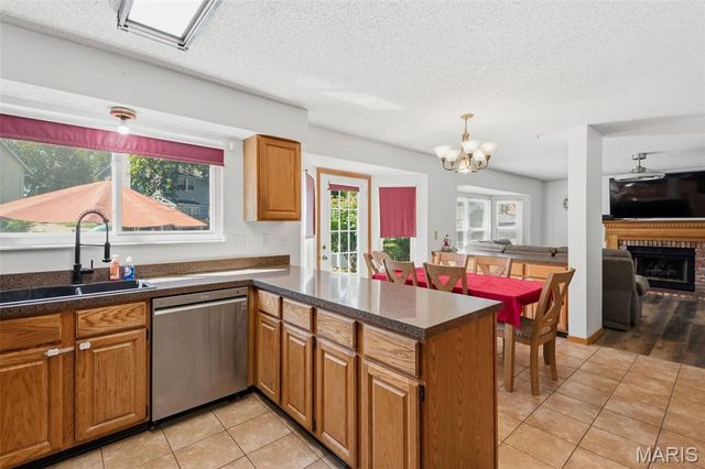807 Amanda Drive, St Peters, MO 63376