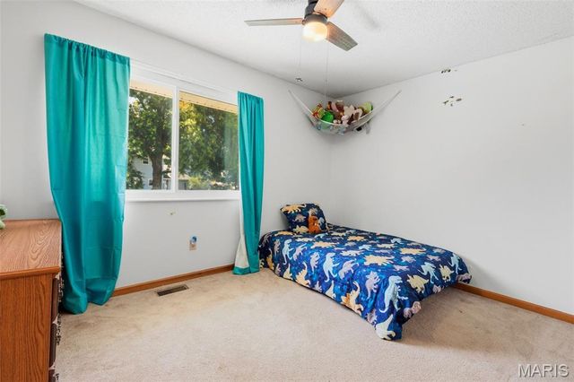 807 Amanda Drive, St Peters, MO 63376