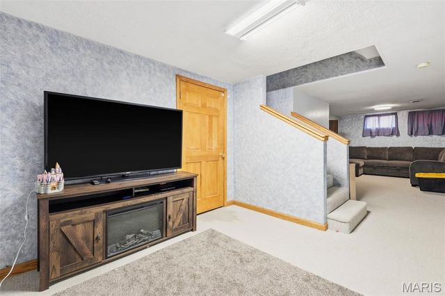 807 Amanda Drive, St Peters, MO 63376