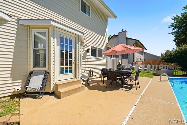 807 Amanda Drive, St Peters, MO 63376