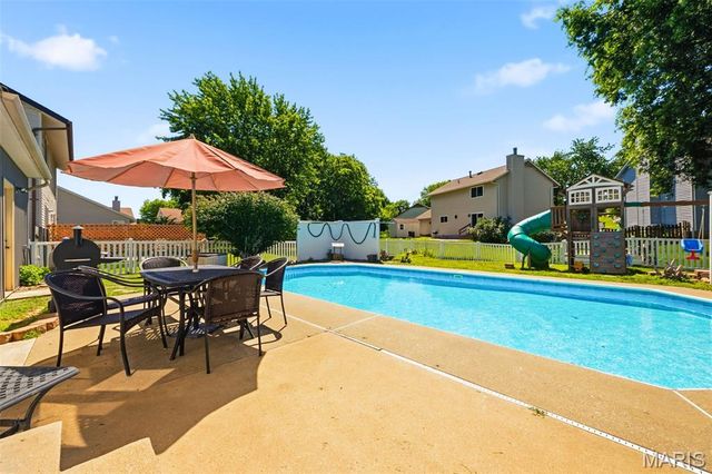 807 Amanda Drive, St Peters, MO 63376