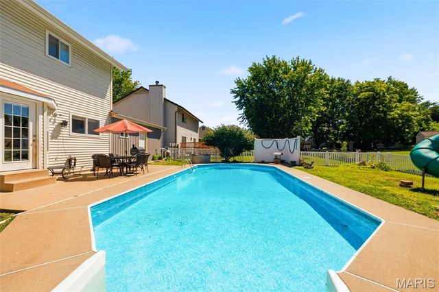 807 Amanda Drive, St Peters, MO 63376
