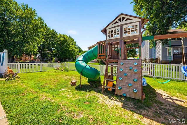 807 Amanda Drive, St Peters, MO 63376