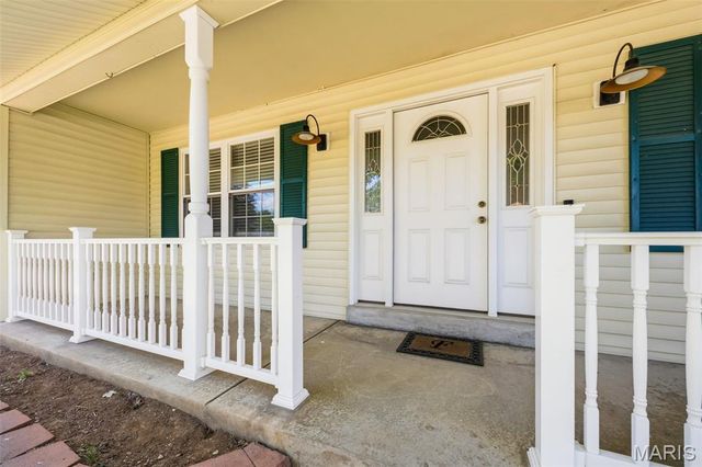 807 Amanda Drive, St Peters, MO 63376
