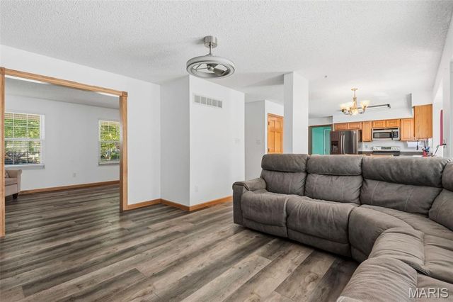 807 Amanda Drive, St Peters, MO 63376