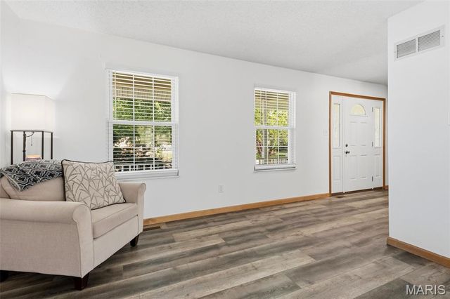 807 Amanda Drive, St Peters, MO 63376