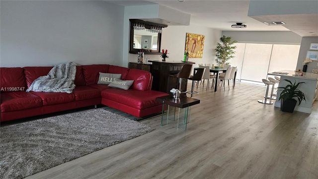 16446 NE 27th Pl 38, North Miami Beach, FL 33160