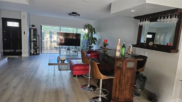 16446 NE 27th Pl 38, North Miami Beach, FL 33160