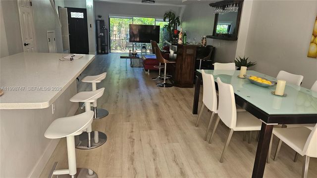 16446 NE 27th Pl 38, North Miami Beach, FL 33160