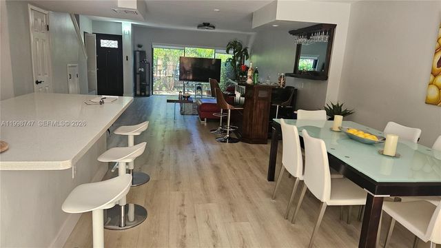 16446 NE 27th Pl 38, North Miami Beach, FL 33160