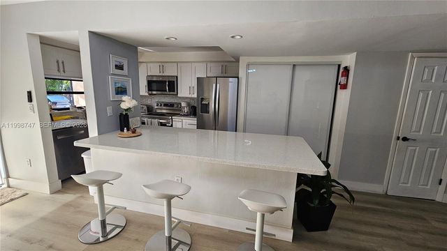 16446 NE 27th Pl 38, North Miami Beach, FL 33160