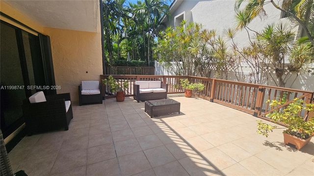 16446 NE 27th Pl 38, North Miami Beach, FL 33160
