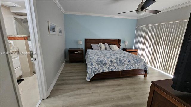 16446 NE 27th Pl 38, North Miami Beach, FL 33160