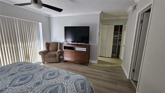 16446 NE 27th Pl 38, North Miami Beach, FL 33160