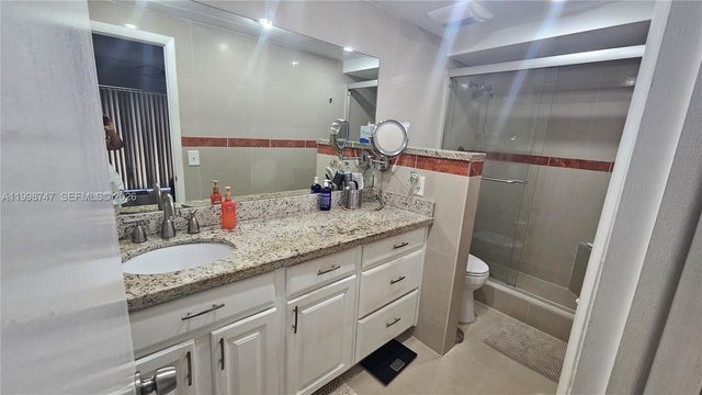 16446 NE 27th Pl 38, North Miami Beach, FL 33160