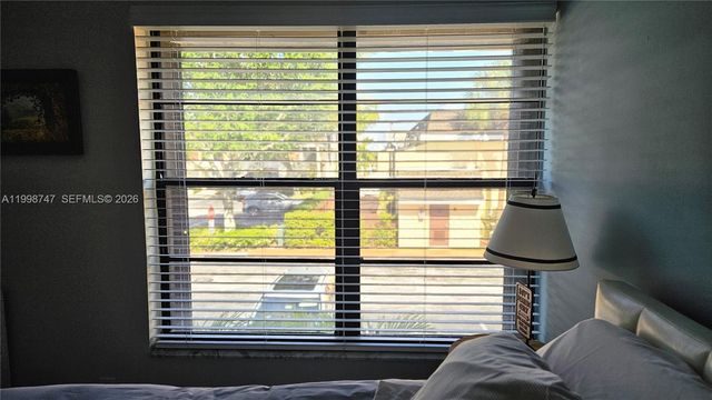 16446 NE 27th Pl 38, North Miami Beach, FL 33160