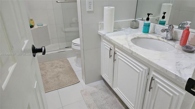 16446 NE 27th Pl 38, North Miami Beach, FL 33160