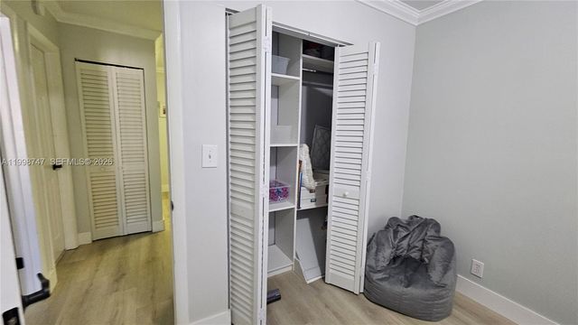 16446 NE 27th Pl 38, North Miami Beach, FL 33160