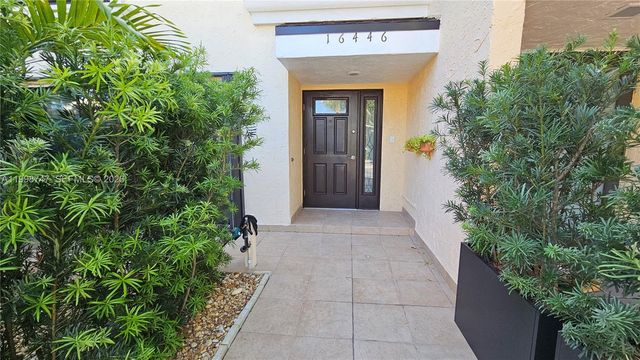16446 NE 27th Pl 38, North Miami Beach, FL 33160