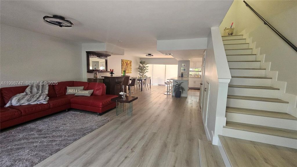 16446 NE 27th Pl 38, North Miami Beach, FL 33160