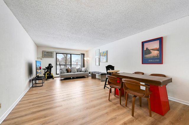 4 Pine Tree Drive 110, Arden Hills, MN 55112