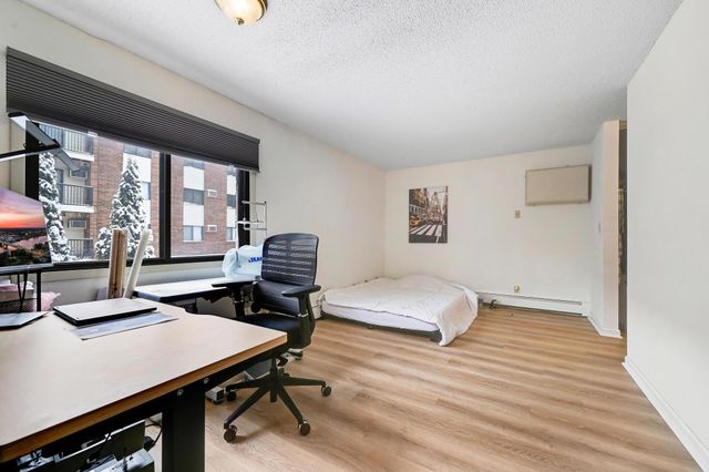 4 Pine Tree Drive 110, Arden Hills, MN 55112