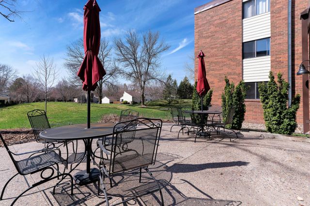 4 Pine Tree Drive 110, Arden Hills, MN 55112