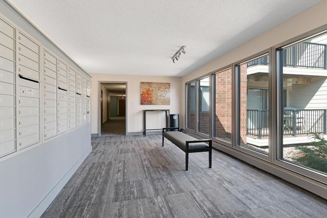 4 Pine Tree Drive 110, Arden Hills, MN 55112