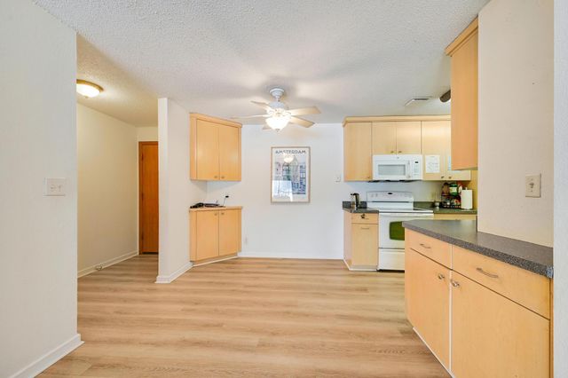 4 Pine Tree Drive 110, Arden Hills, MN 55112