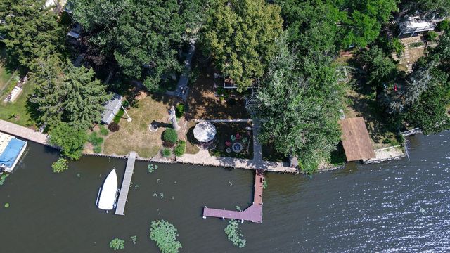 174 Riverside Island Drive, Fox Lake, IL 60020