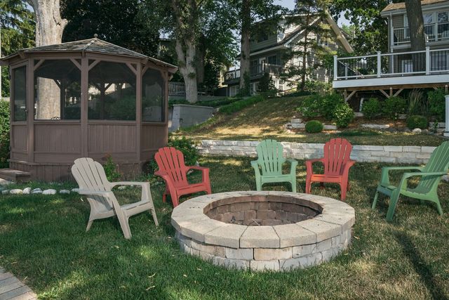 174 Riverside Island Drive, Fox Lake, IL 60020