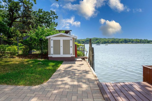 174 Riverside Island Drive, Fox Lake, IL 60020
