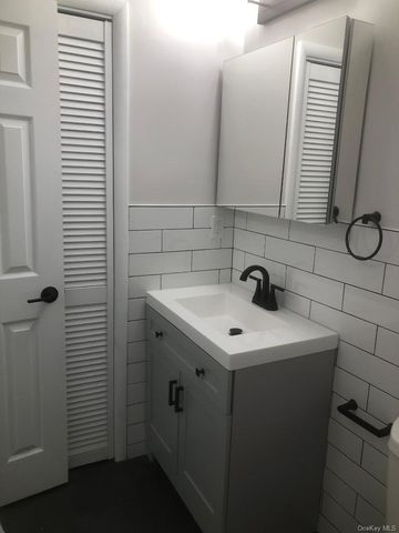 85 N Middletown Road D10, Nanuet, NY 10954