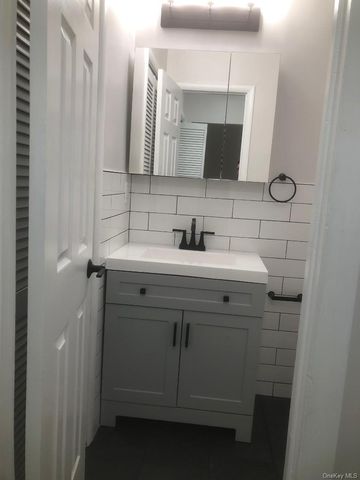 85 N Middletown Road D10, Nanuet, NY 10954