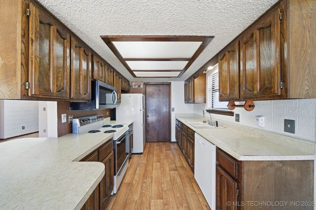 11829 E 80th Place North, Owasso, OK 74055